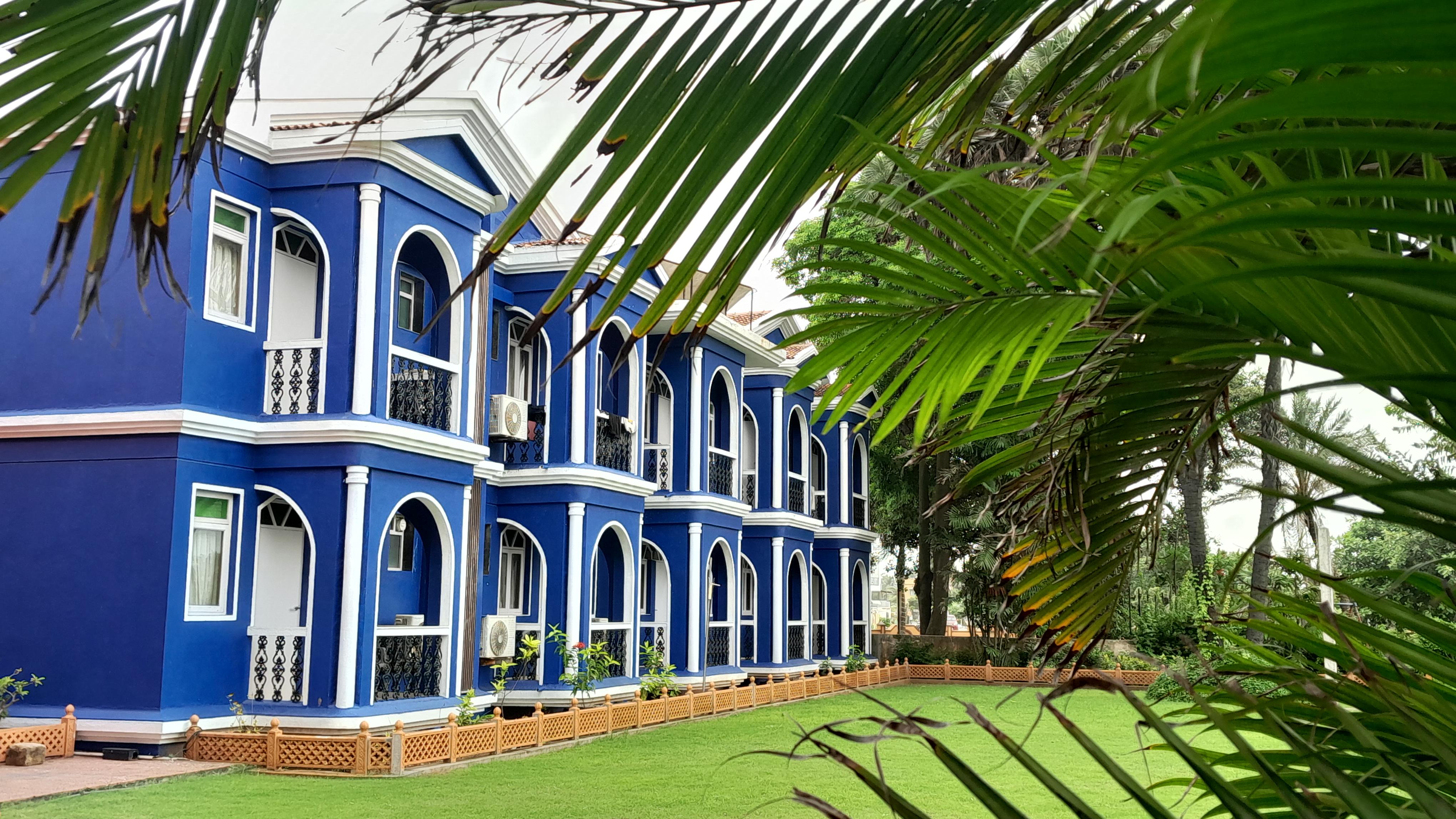 Hotel Kohinoor - Tap to explore photos