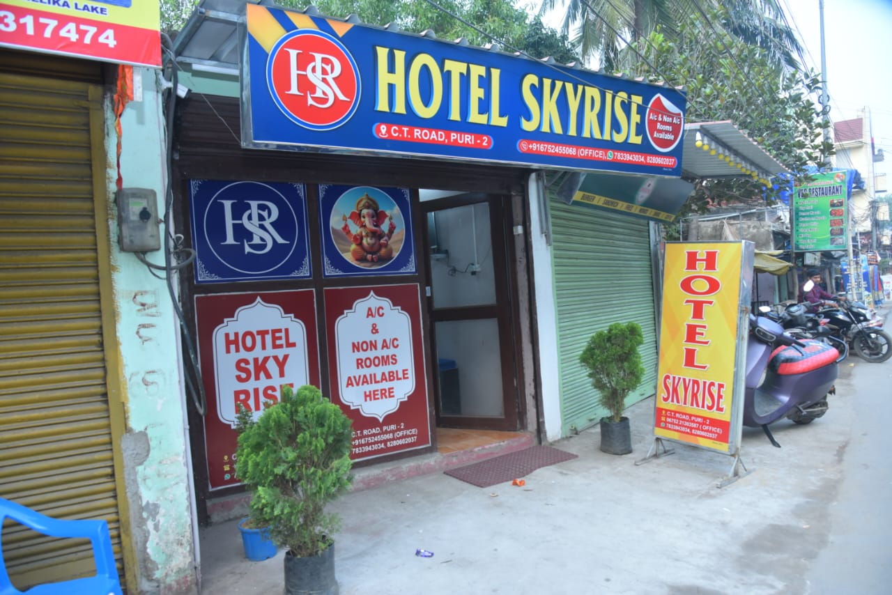 HOTEL SKYRISE - Tap to explore photos