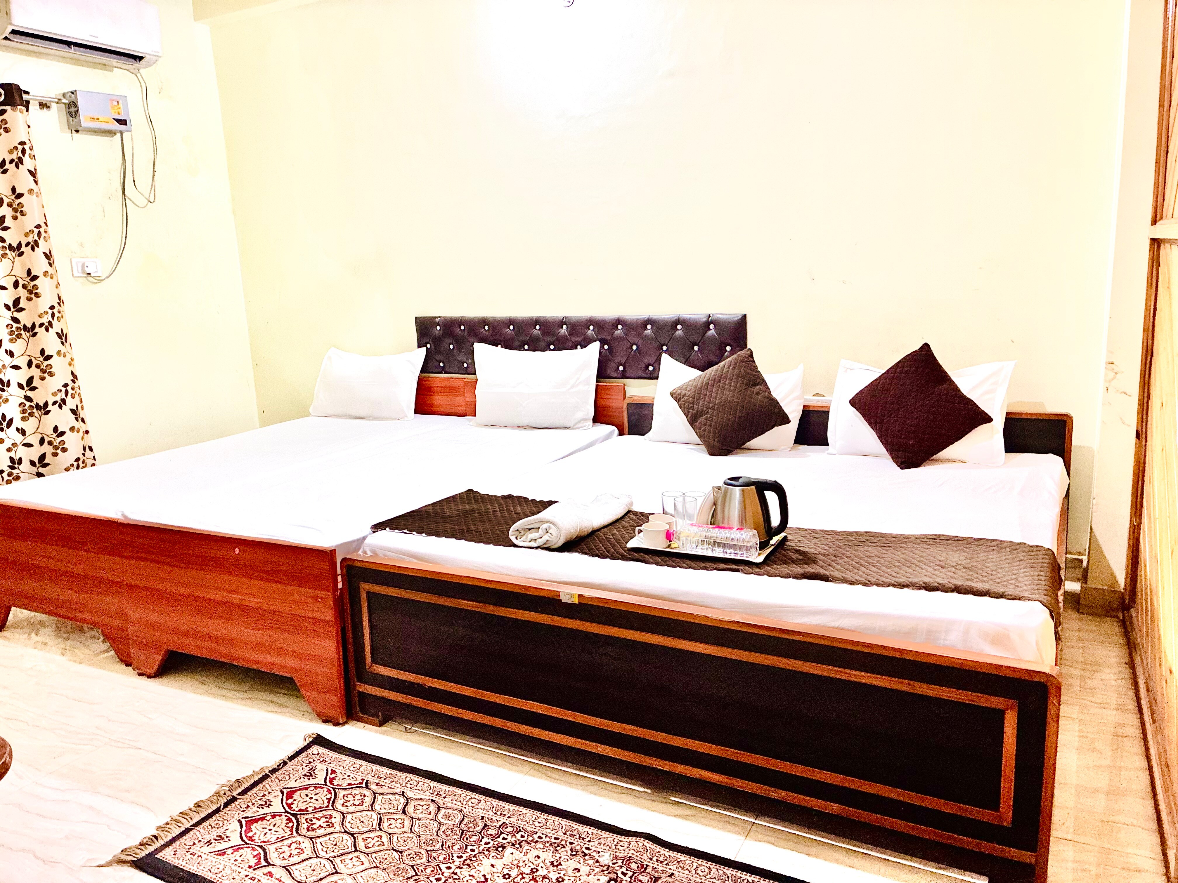 Shivanya paying guest house - Tap to explore photos