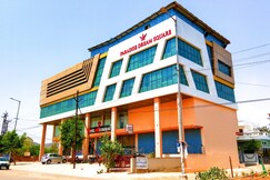 PDS HOTEL AND RESTAURANT