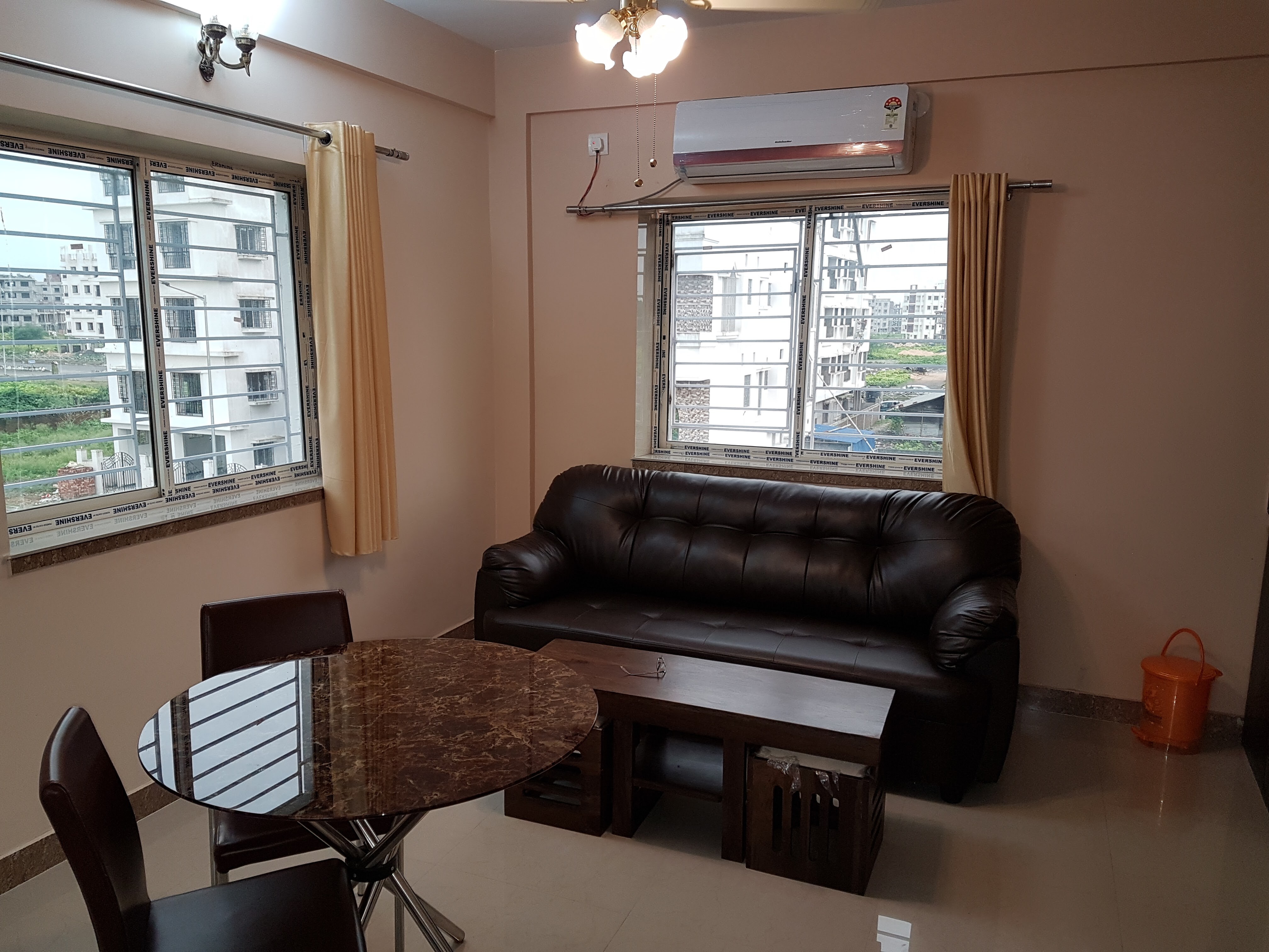 Studio Apartment Newtown AAIIB - Tap to explore photos