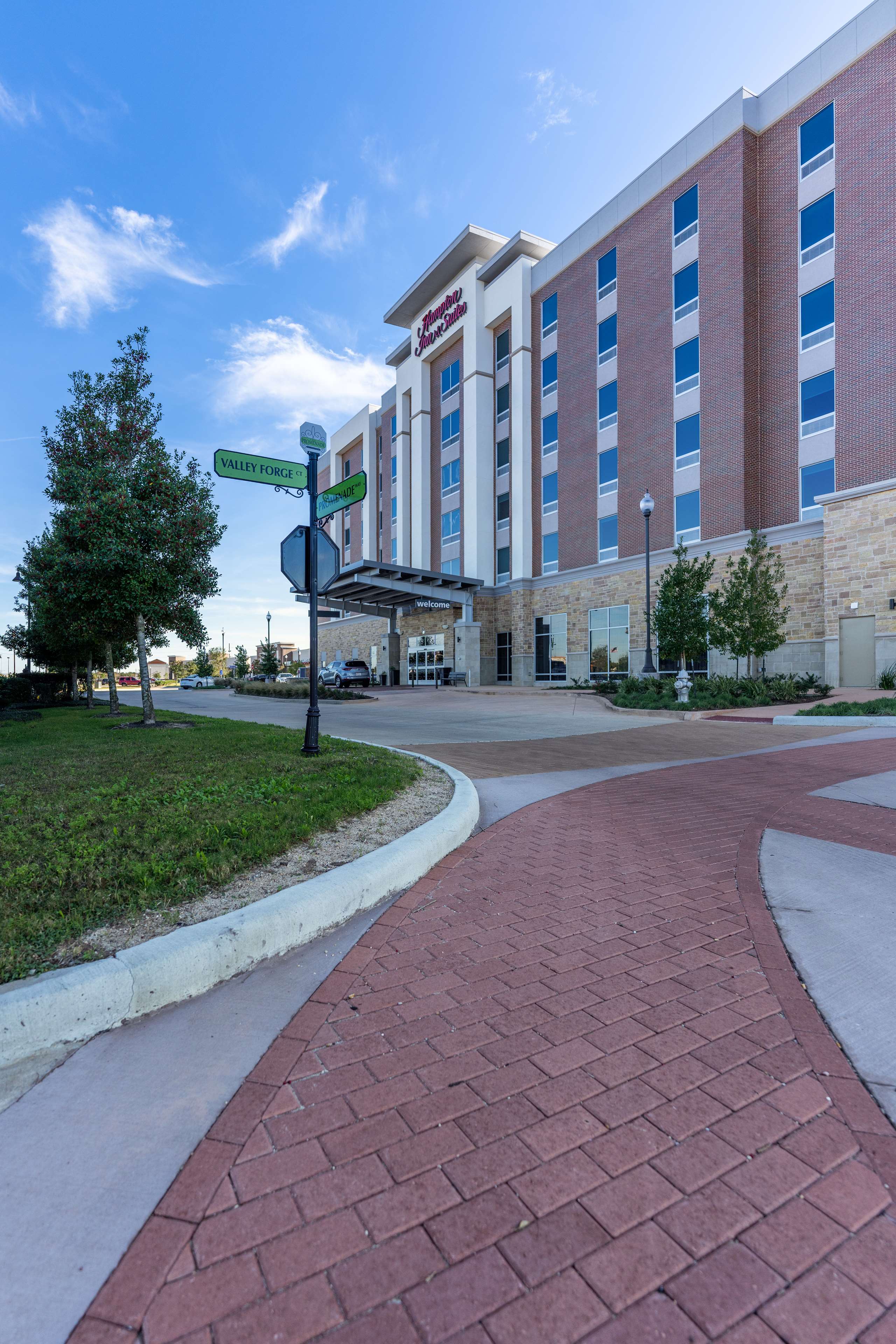 Hampton Inn & Suites by Hilton Houston Sugar Land - Tap to explore photos