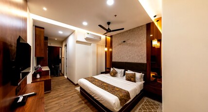 UttamShanti Room Type - Master Room with Air Conditioning - King Bed