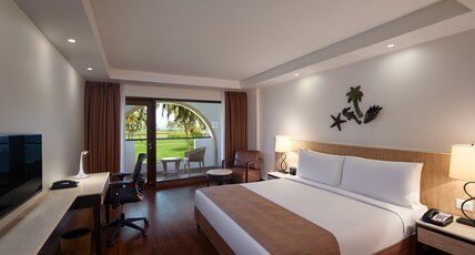 Holiday Inn Resort Room Type - King Bed Standard