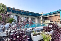 Moksha Farm Villa in Noida