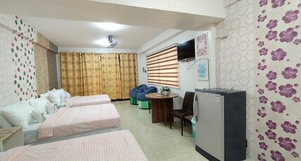 OYO 1229 Donya Thelma Ferrer Spring Resort Room Type - Standard Family