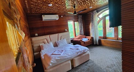 Snowy Bliss Srinagar Room Type - Bedroom 4