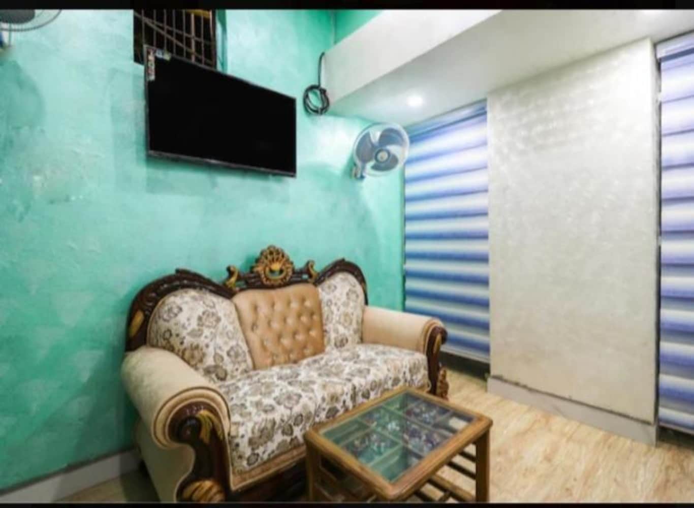 Gautam Guest House - Tap to explore photos