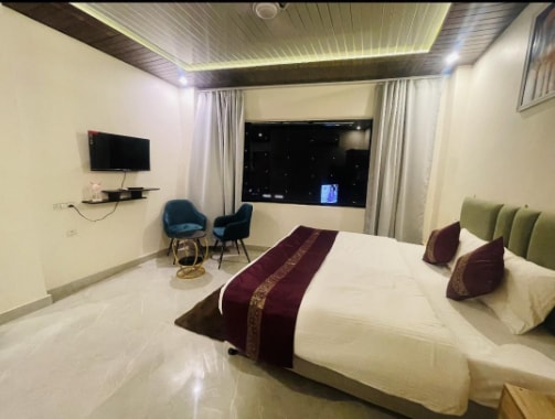 THE KASHI HOTEL - Tap to explore photos