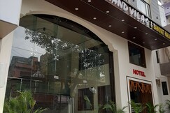 HOTEL SHREE NAND VILAS & BANQUET HALL