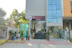 Hotel Stay Court