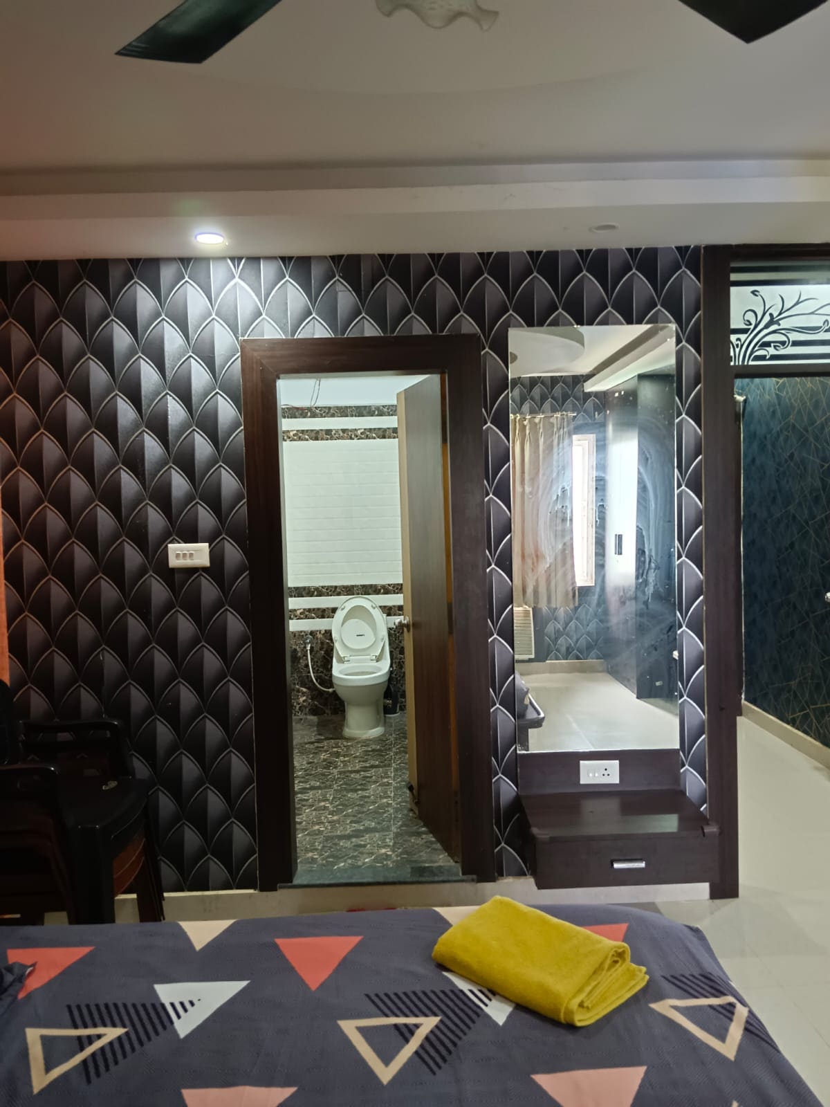 Mishra's Residency | Entire Studio Apartment - Tap to explore photos