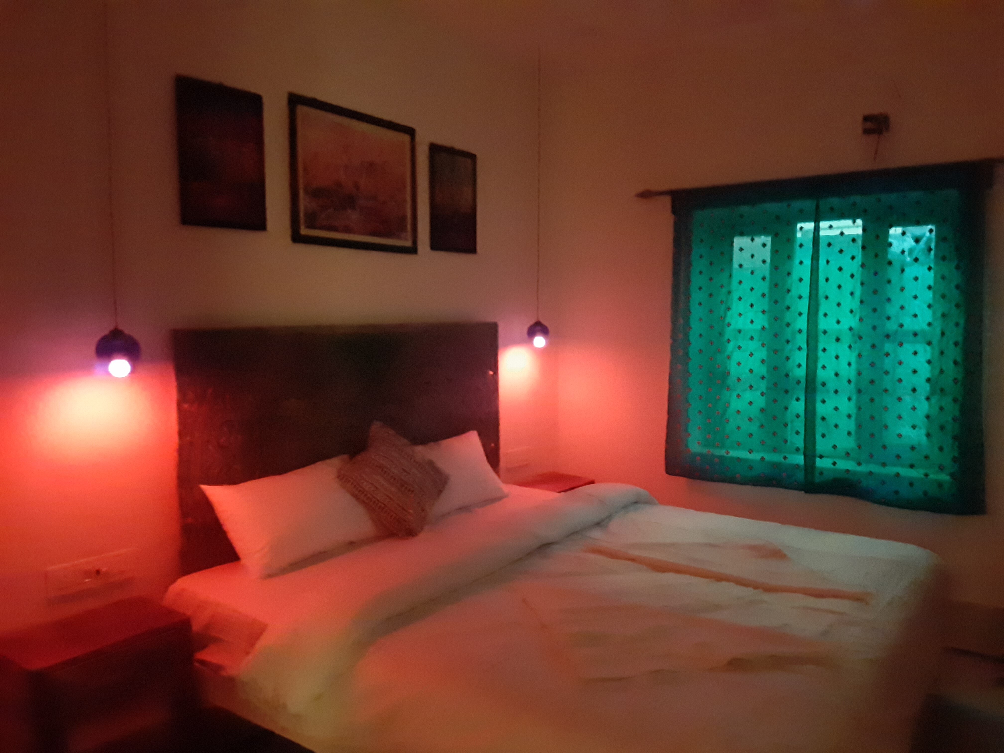 Neelam Homestay - Tap to explore photos