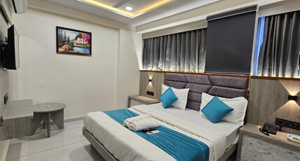 HOTEL SUNRISE. Room Type - Deluxe Double Bed Room