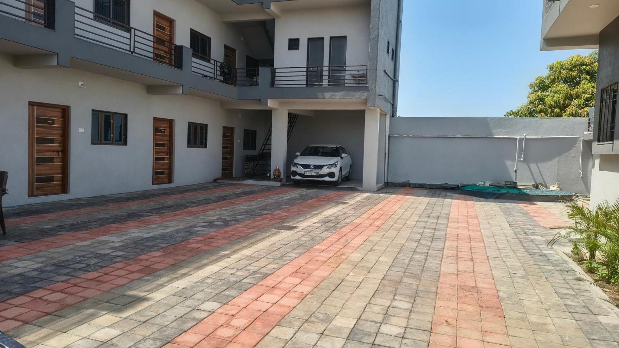 Divyesh Guest House - Tap to explore photos