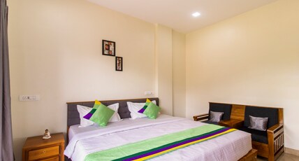 Treebo The Rove With Swimming Pool Room Type - Deluxe Room