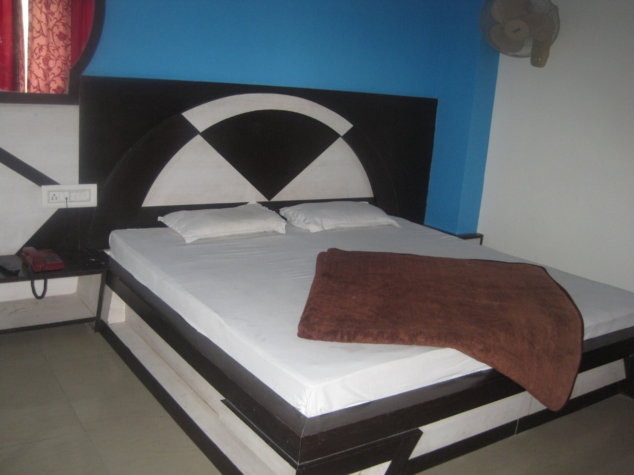 Hotel Aravali - Tap to explore photos