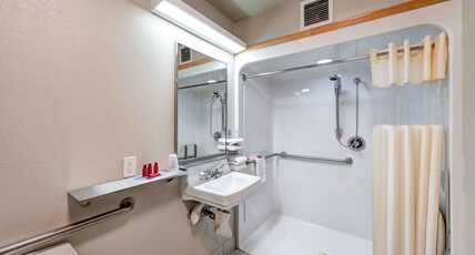 SureStay Plus Hotel by Best Western Redding Room Type - Accessible - 1 Double, Mobility Accessible, Roll In Shower, Non-Smoking, Full Breakfast SureStay Plus Hotel by Best Western Redding Room Type - Accessible - 1 Double, Mobility Accessible, Roll In Shower, Non-Smoking, Full Breakfast