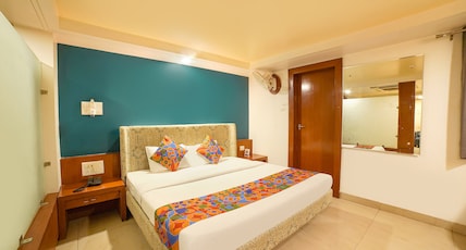 FabHotel Pleasure Inn - Nr. DB Mall Room Type - Deluxe Room FabHotel Pleasure Inn - Nr. DB Mall Room Type - Deluxe Room