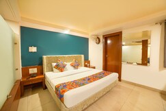 FabHotel Pleasure Inn - Nr. DB Mall