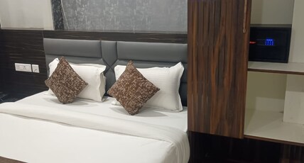 The Carlton Palace Room Type - Premier Room