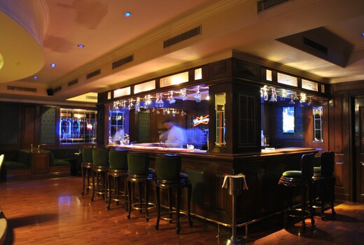Hotel Dynasty