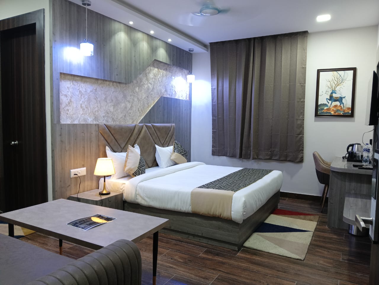 Hotel Krishna Palace - Tap to explore photos