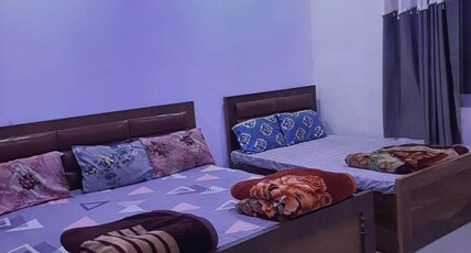 SHREE BAKE BIHARI ATITHI GRAH Room Type - DELUXE ROOM
