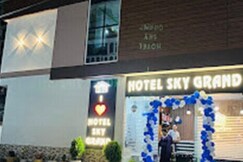 HOTEL SKY GRAND
