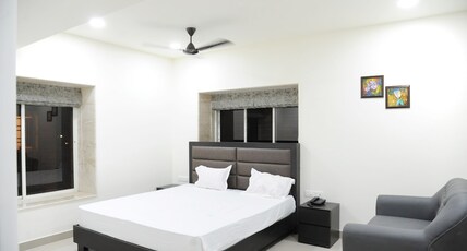 NK7 AL 11 NEWTOWN Room Type - DELUX AC ROOM