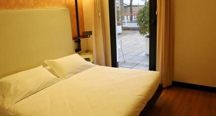 Best Western Hotel Solaf Room Type - 1 King Bed, Standard Room