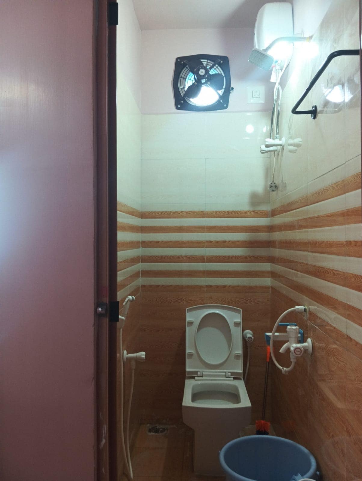 Centaurus Homestays- Omega - Tap to explore photos