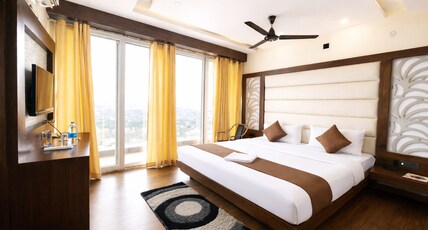 HOTEL SOHRAI INN Room Type - Premium room with Balcony