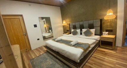 Hotel Snow Leopard Room Type - Deluxe Room With Mountain view