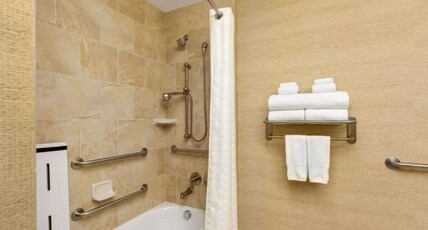 Embassy Suites Savannah Room Type - 2QN STE ACC W  TUB NO SMOK