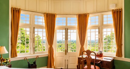 Karan Mahal  Dal View Room Type - Premium Room AC