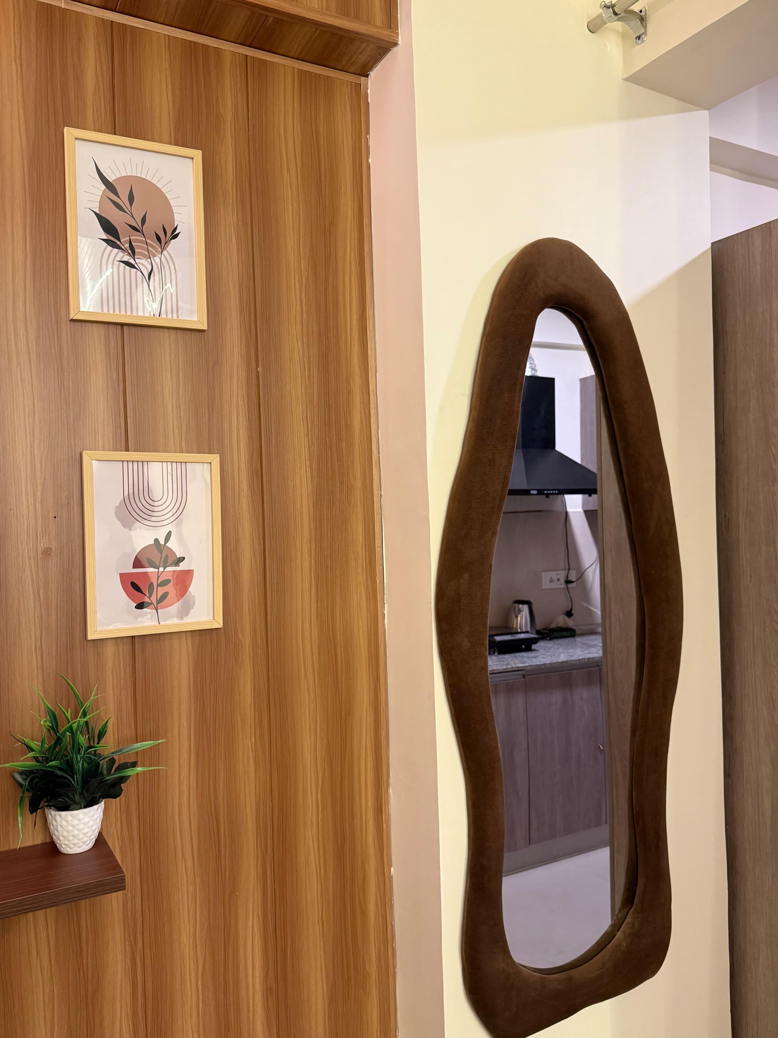 Cozy Studio with Kitchen Near Metro and many more - Tap to explore photos