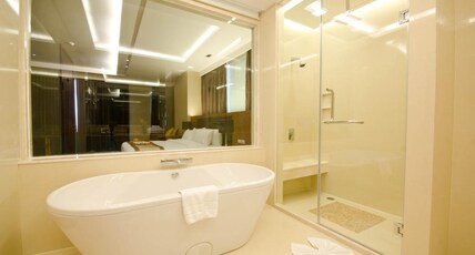 The Grand Fourwings Convention Hotel Room Type - Deluxe Suite
