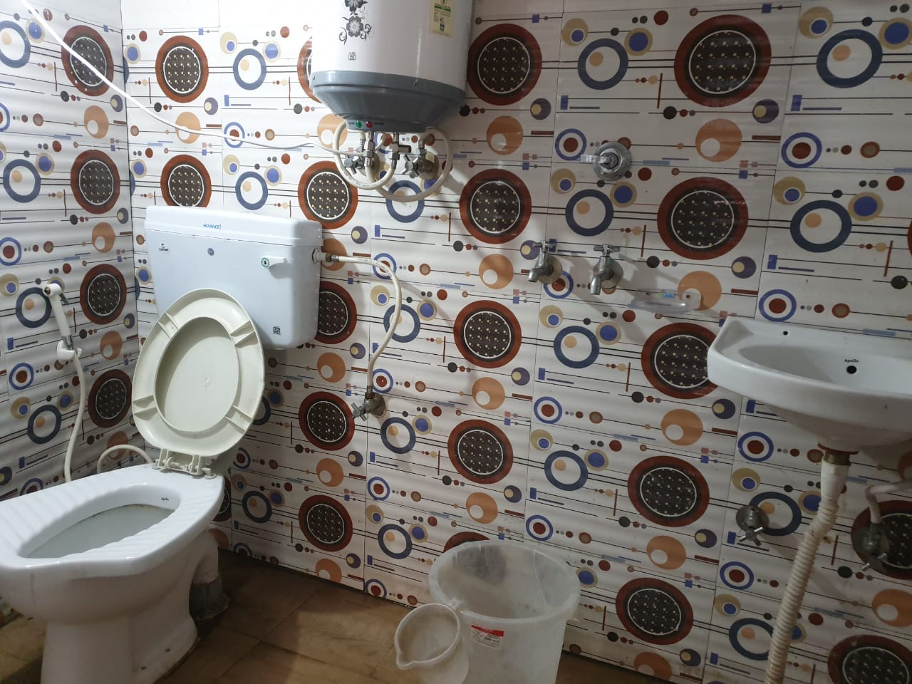 Atithi UK07 | Rooms & Caretaker - Tap to explore photos