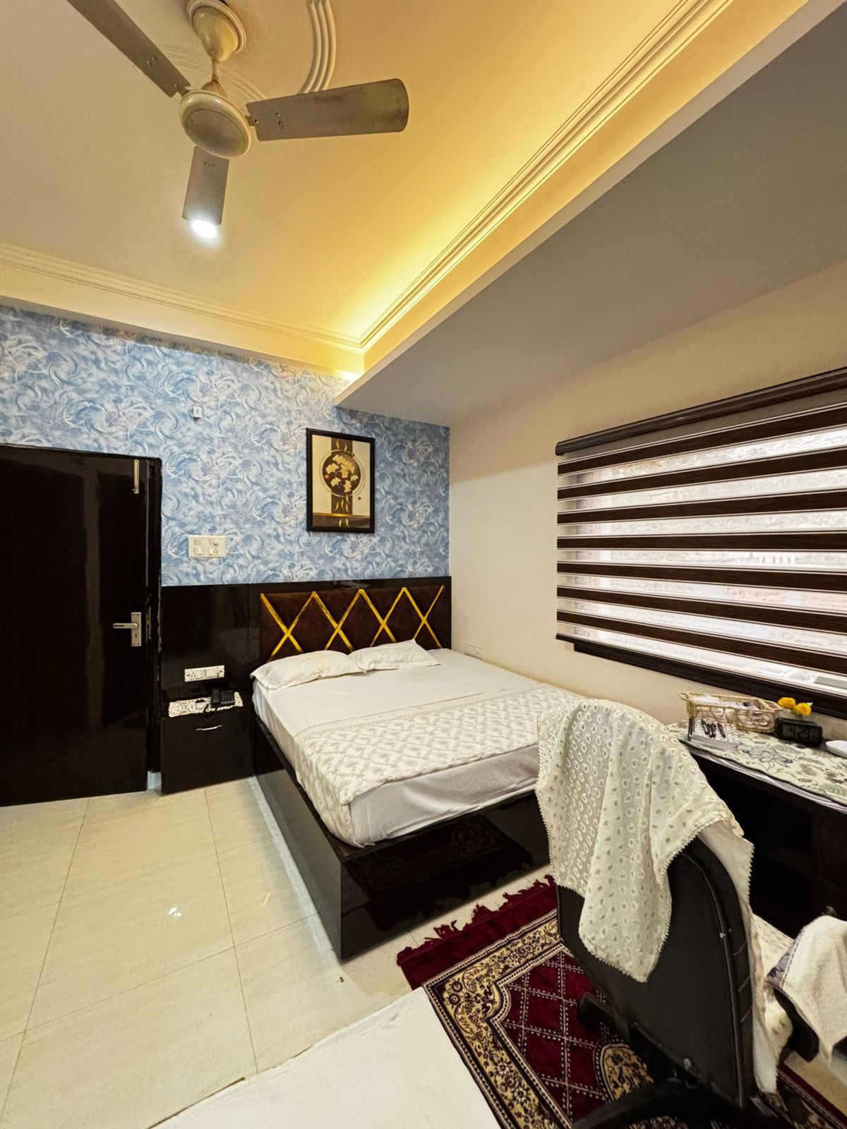 D C Grand - Tap to explore photos