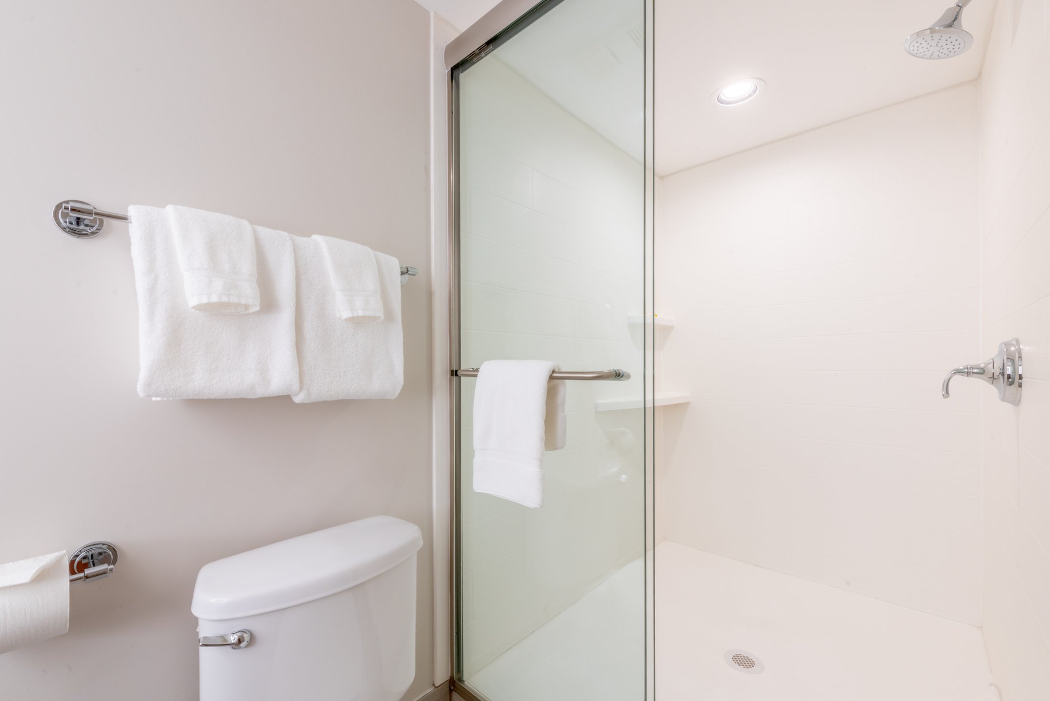 Holiday Inn Express Hotel & Suites Bradenton West - Tap to explore photos