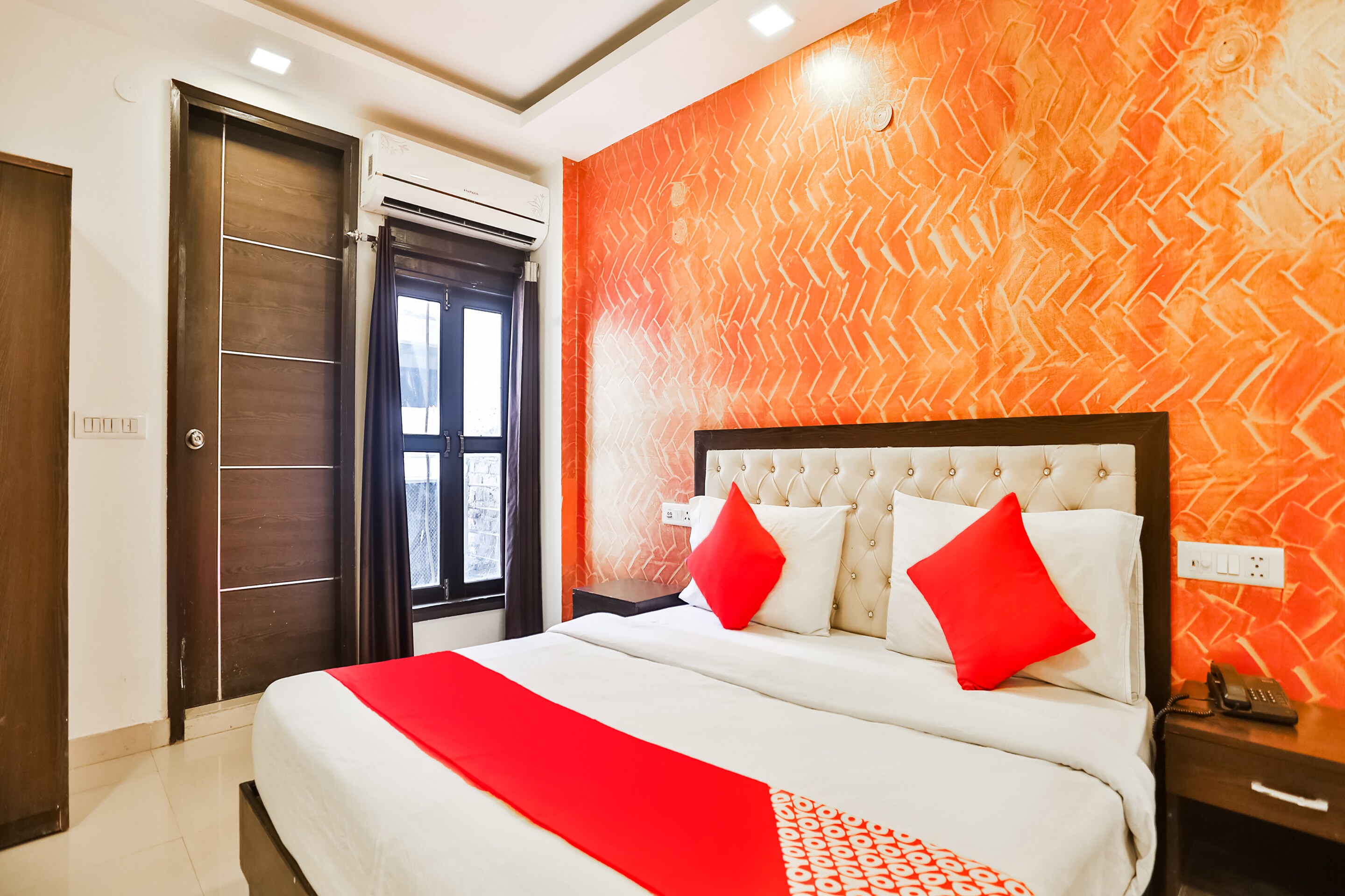 Hotel O Amenda International - Tap to explore photos