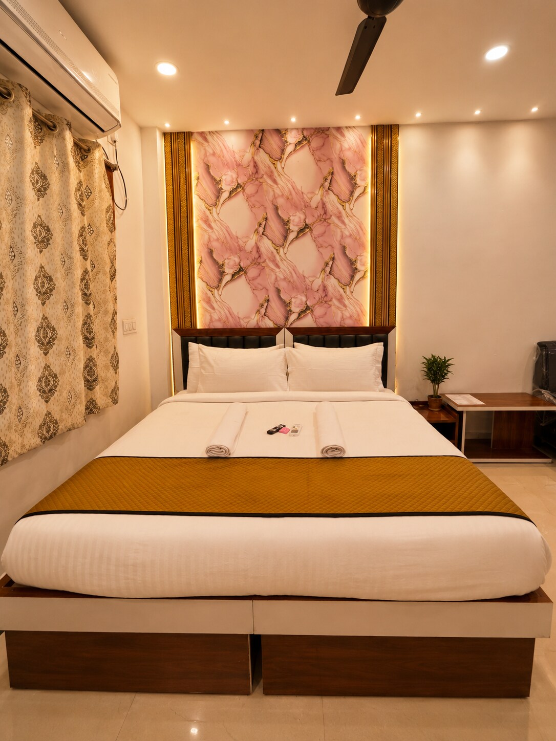 Hotel Golden Regency - Tap to explore photos