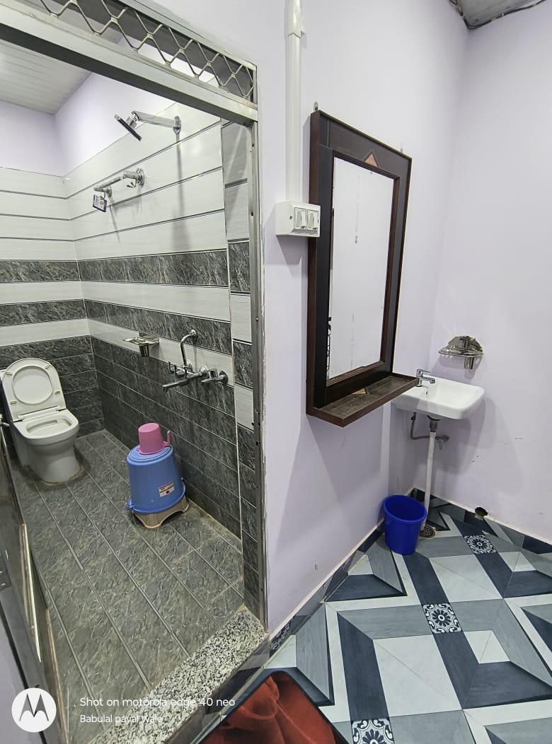 BL Paying Guest House - Tap to explore photos