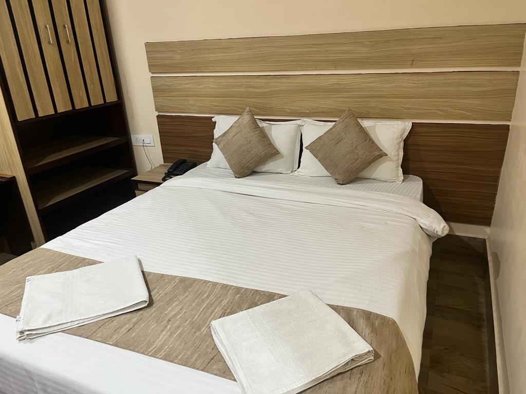 Hotel Magic Square(1 Km away from train station) - Tap to explore photos