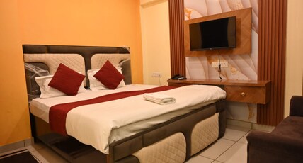 Hotel Agastya Inn I Opp. to Kashi Vishwanath Room Type - Deluxe AC Luxury Bedroom