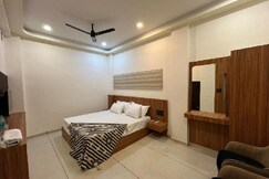 HOTEL KARNAVATI
