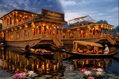 Shabistan Premium Houseboats
