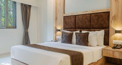 Hotel Silver Park Room Type - Deluxe Room