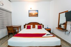 POP TAVERN Deluxe Villa Kovalam by VOYE HOMES